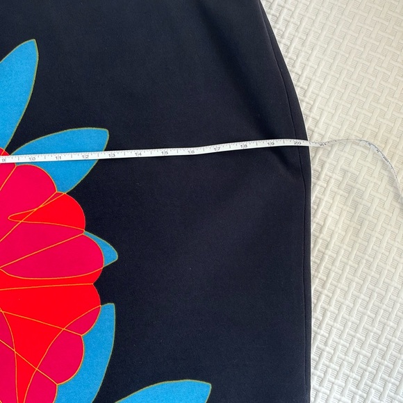 Loft ‘floral’ design skirt. Size 12. - Picture 6 of 7